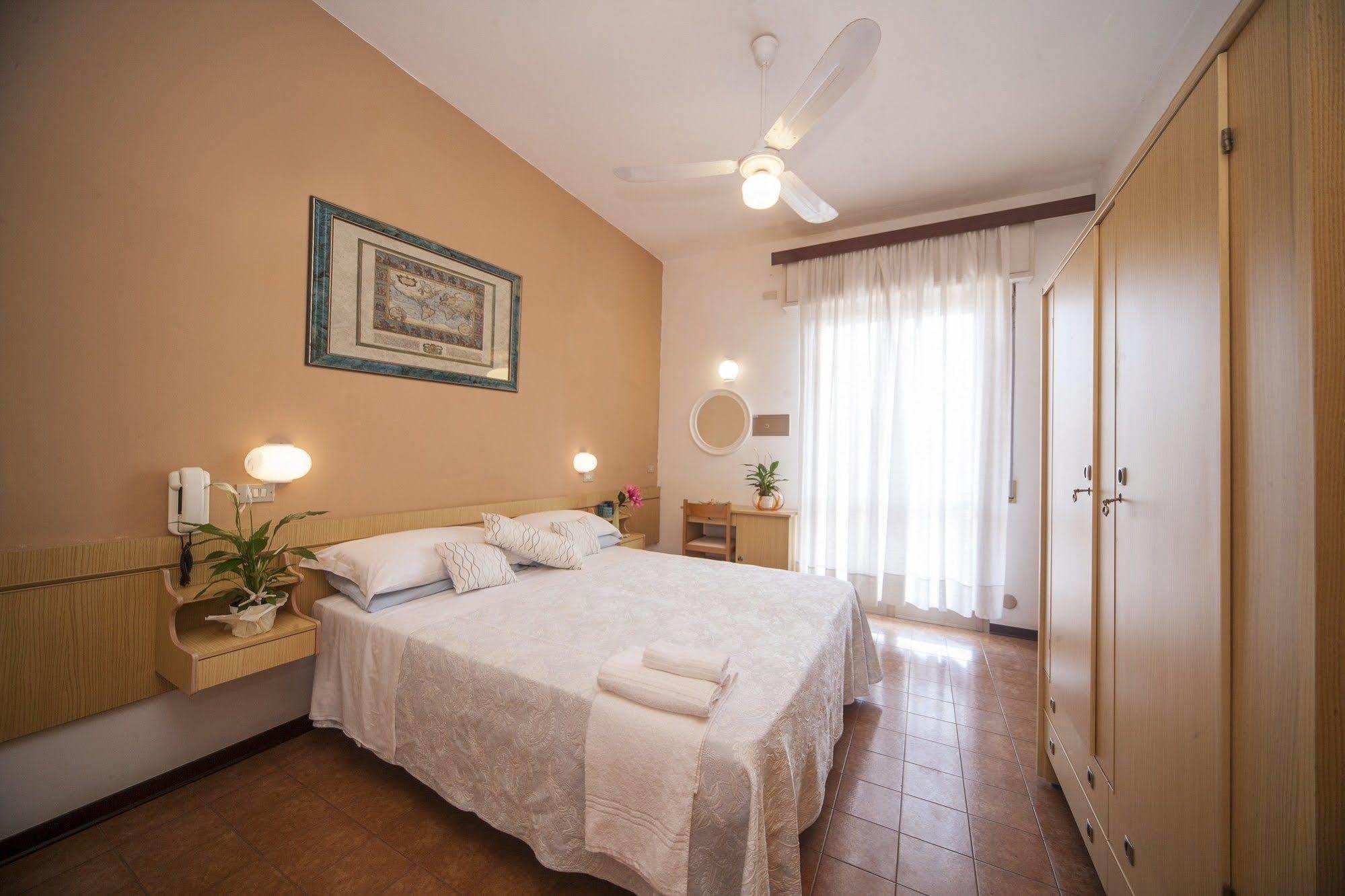 Hotel Venus Bellaria-Igea Marina Exterior photo
